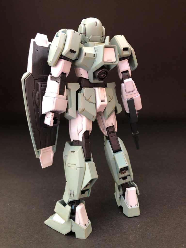 このキットが出た頃はもうこれ以上素晴らしい量産機のプラモデルは出ないのではないかと思いましたが、次作のグレイズもすごかったですね。筆塗り・全塗装ガンプラ　２０２３　その１１