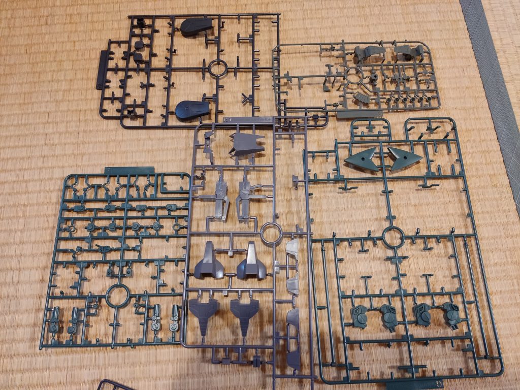 複数のキットのパーツを流用してるので、余剰パーツが半端ない。要リサイクルです。以上です。見ていただきありがとうございました!