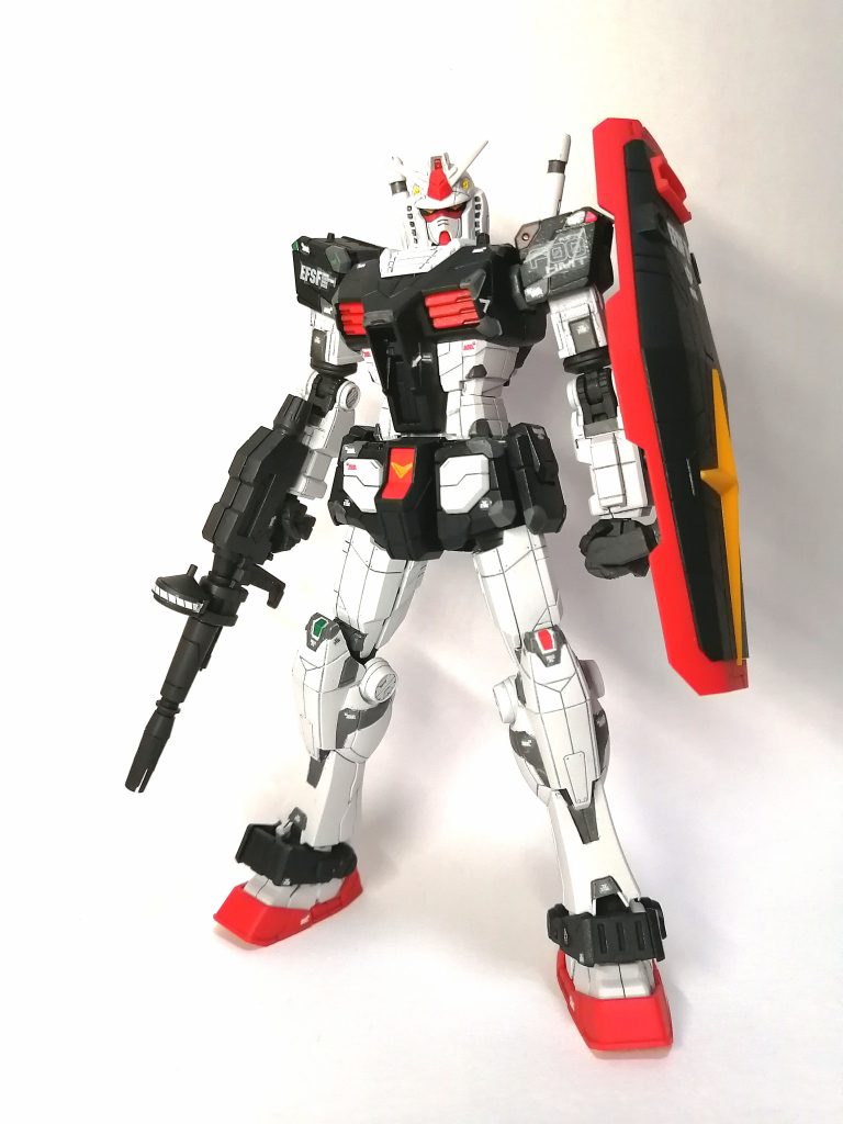 高機動パックを外すと、すっきりとした印象です。丁寧に仕上げると、かなり時間のかかる、気合いがいるキットですが、完成するとかっこいい高機動型ガンダムになります☺️最後まで見ていただき、ありがとうございます😸