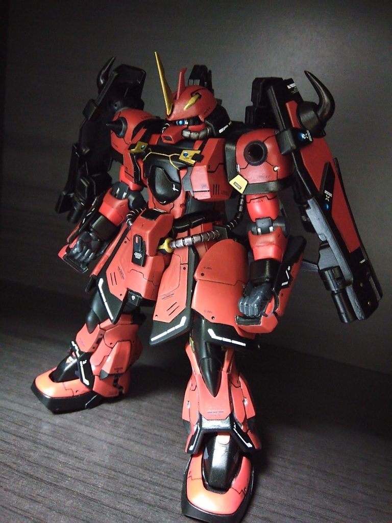 重装備の騎士をモチーフに作成。ジャンクとプラ板を使用して外装の追加、幅増し延長等の改修を行ってみました。今回ほぼ初めてプラ板加工を行いました。正直難しく粗ばかり目立つ仕上がりになってしまいましたが、良い経験にはなりました😵今後の制作の糧にして次作からも積極的に取り組んでいければと思いますね😅