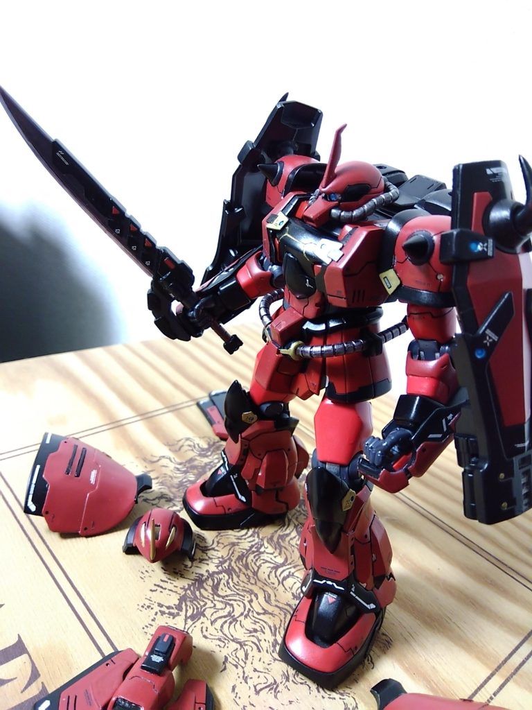 乱戦時にはスカート部装甲をパージ。ネオジム磁石にて簡単に着脱可能です。装甲装着時にどうしても短足に見えてしまったため、股関節を3mm延長してあります。