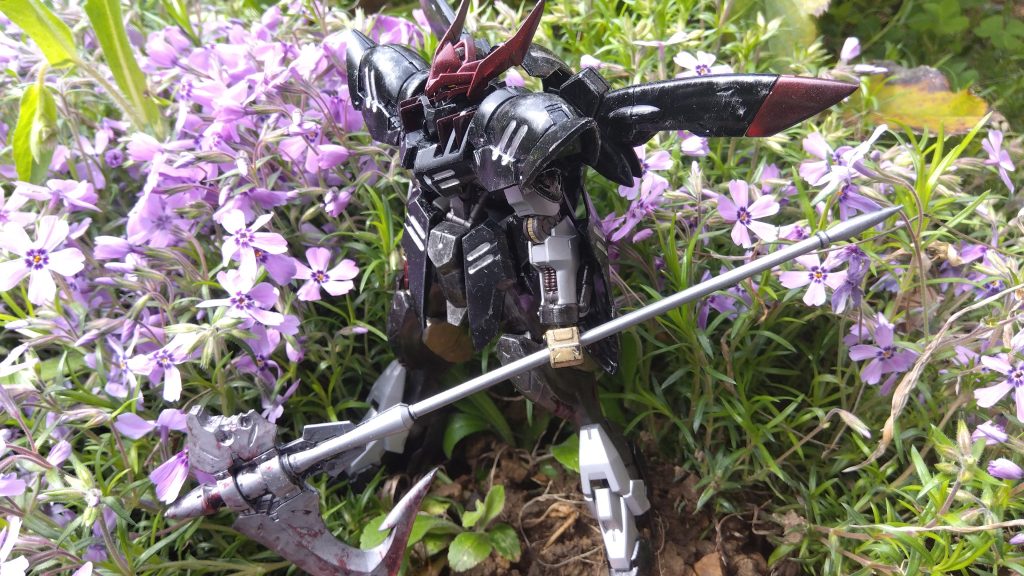 最初は綺麗に塗装したのにシルバーのドライブラシを入れんのはなーとか思いましたが、それでも、なんかついやりたくなって、そしたら、こんなにかっこよくなりました(=ω=)あくまでも主幹ですが。