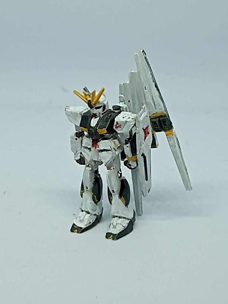 なんかのキットについてきていた超小さいνガンダムです