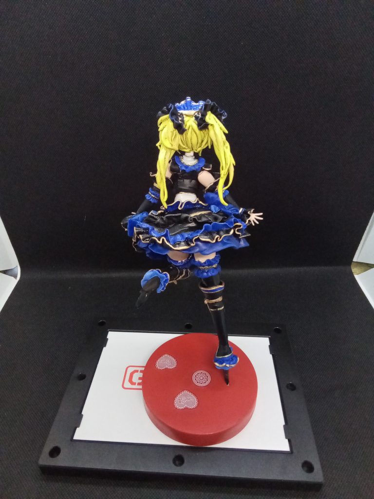 後ろ姿は不明だったので【たぶんこんな感じ】で作っています