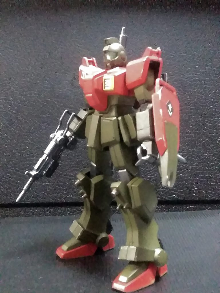 『キム・カッファン准尉』の機体は白兵戦特化型。