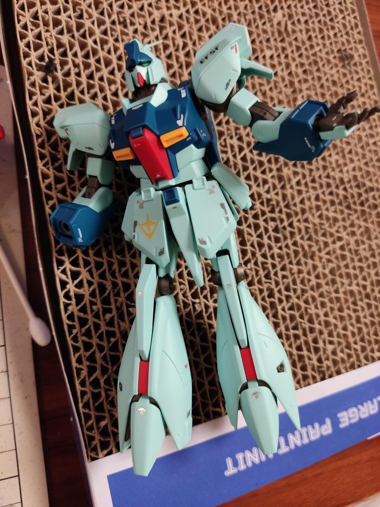 デカール後につや消しスプレーした状態。これはこれでキレイでカッコよかった。