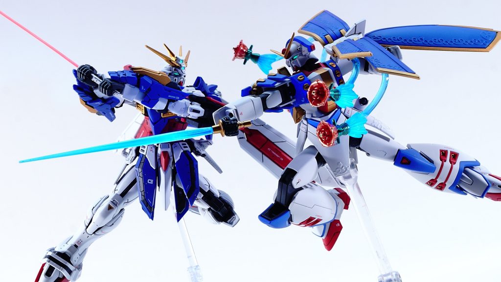 RGゴッドガンダムと並べてみる。これがやりたかったんすよ。ちょっとディテール量に差がありますが、まぁ雰囲気で良しという事で。