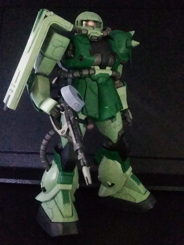 この子も弟の制作で、しっかりオリジナルカラーリングで全身塗装されていたので苦労して脱色し、色々弄ってみました。