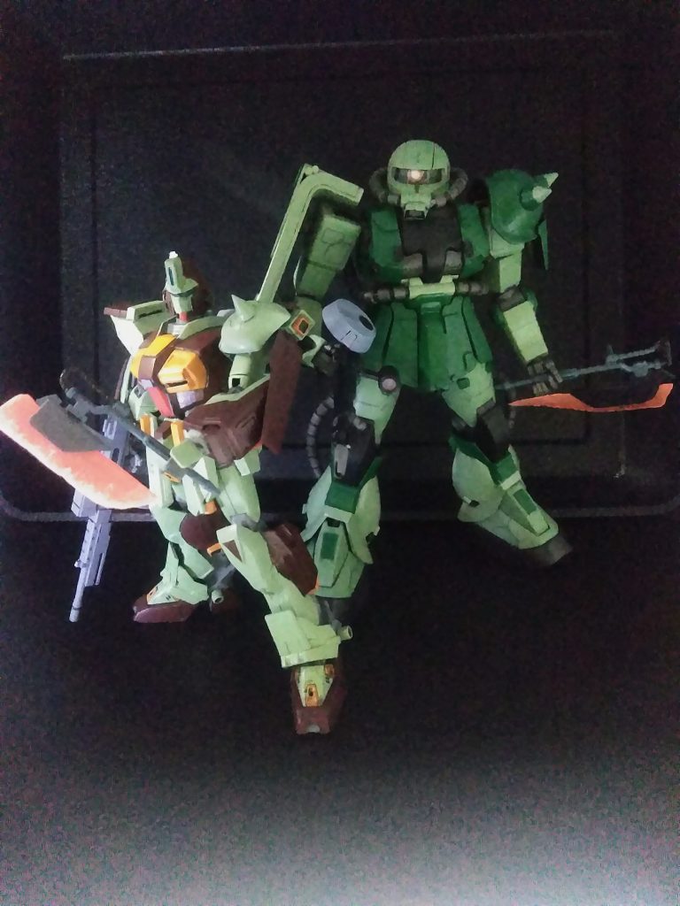 こんなにも身長差があるんです。しかし２号機はいつの時代でも盗まれ、闇落ちする宿命なんですね。