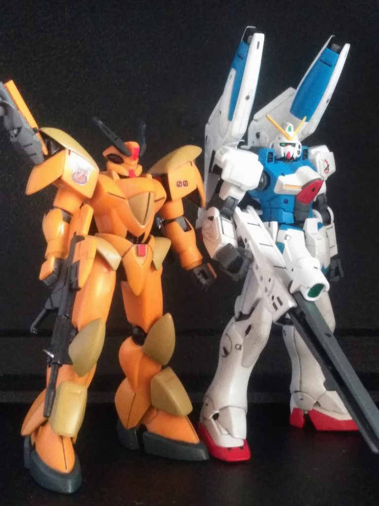 設定だと身長差は大差ないと思いましたが』(いくつか忘れた)新旧キットの差は頭一つ分違います。