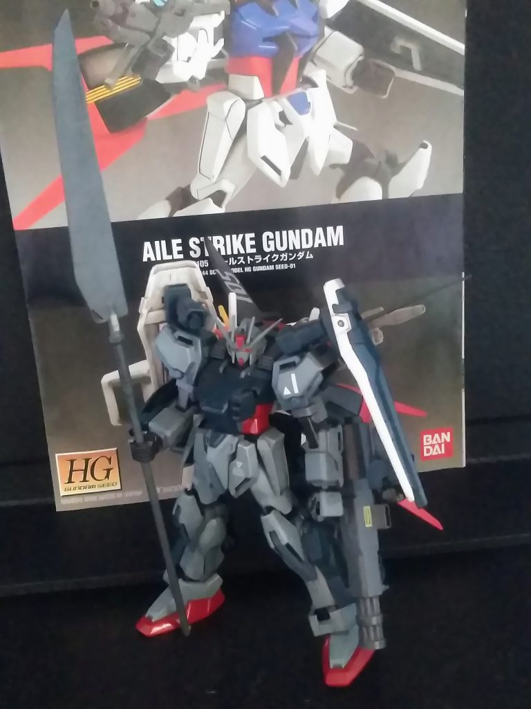 初回発売日に購入したこの子達。およそ21年前のものです。久方ぶりのTV放送版ガンダムに毎回ワクワクしながら、見事リアタイ視聴完走を果たしました。(自分こういう運だけは持っています)　 妄想設定では、ファントム・ペイン所属の『突撃特化型』です。(？当時の俺よ、ストライクの意味を考えろ😓)