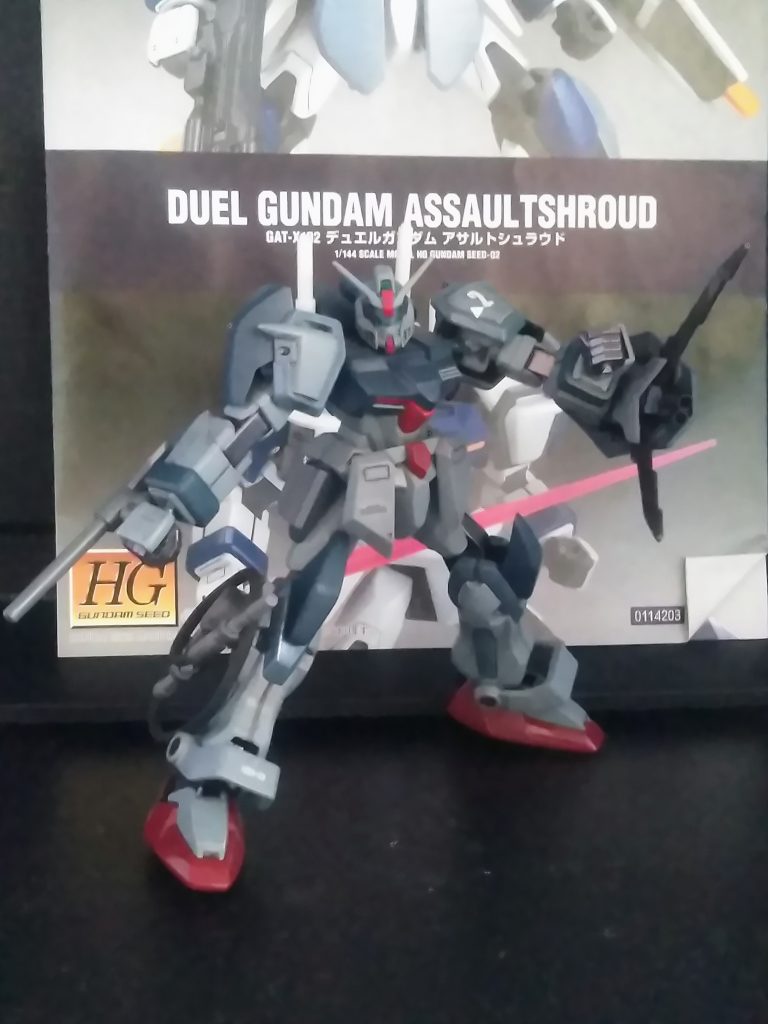 此方は『完全決闘型』(だから、名前の意味😫)　まずは『トンファー』『シールド内蔵型クロー』