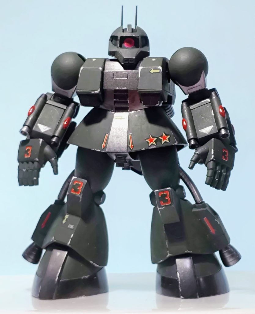 20年以上前の作品かな?繋ぎ目消しなど、基本工作を覚えて間もない頃です。塗装も筆塗りです。肩アーマーは、無い方が好みだったので、あえて無しです。