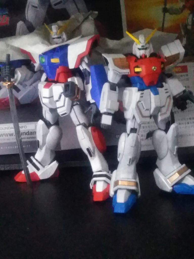 ライジングさんのプロポーションの違いは遺憾ともし難いですが、なかなか遊べる良キットです。(しまった！シャイニングらしいこと何もやらせてない！)