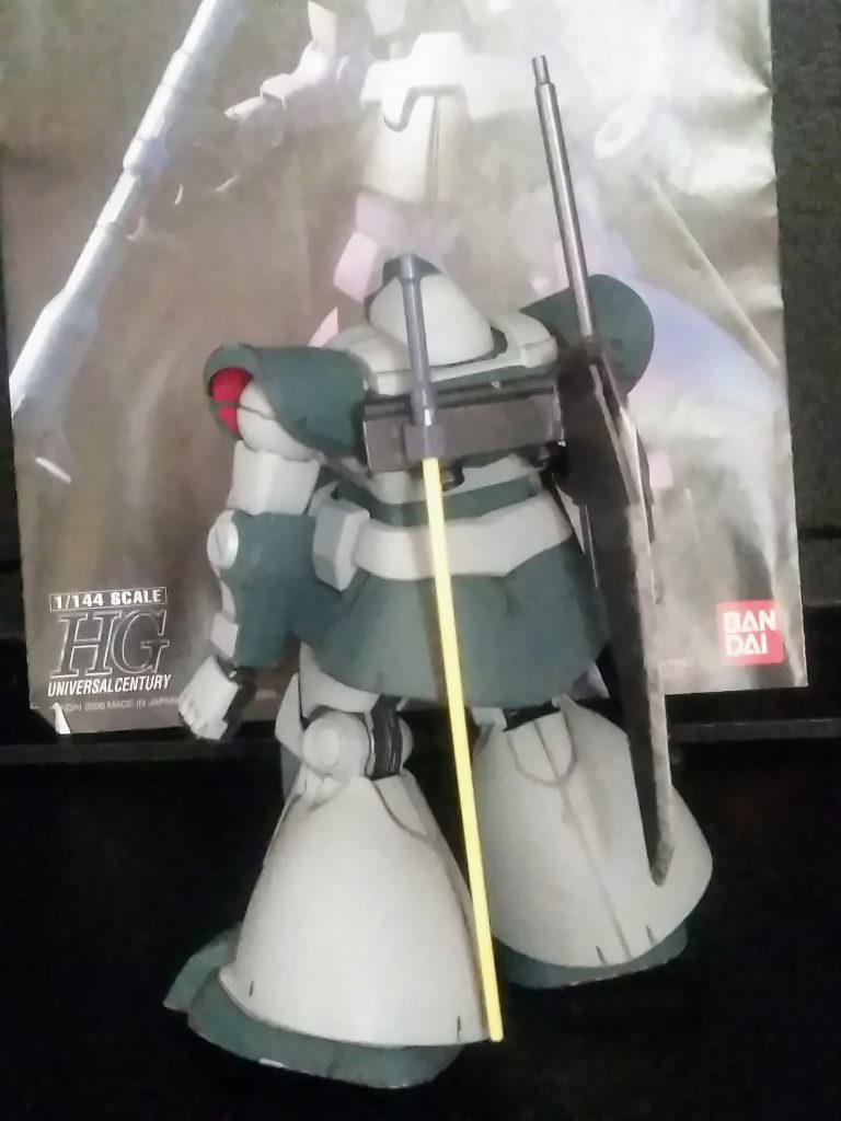 いつまでも経っても射撃技術は向上せず、結局散弾砲にて戦闘対応するのが周知となりました。トレードマークの『ザッパー刀』も相変わらず。