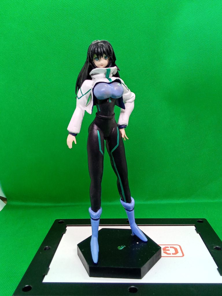プロポーション・スタイル変更をキットを改造するより早い!!っということでスカルピーとエポパテを使って立体化してみました。 最初は別のキャラでしたが 肌色が出ないキャラのメイに作り直し今回は服装がシンプルなキャラだったのでスタイルにこだわってみました