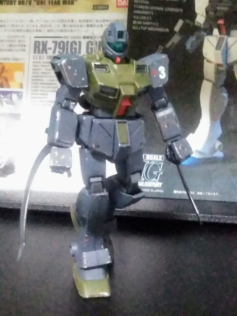 No 3 『オヤジノゲンコツ小隊』所属『切り裂きジミーことジミー・ハンセン少尉』あだ名の通りヤバイ奴