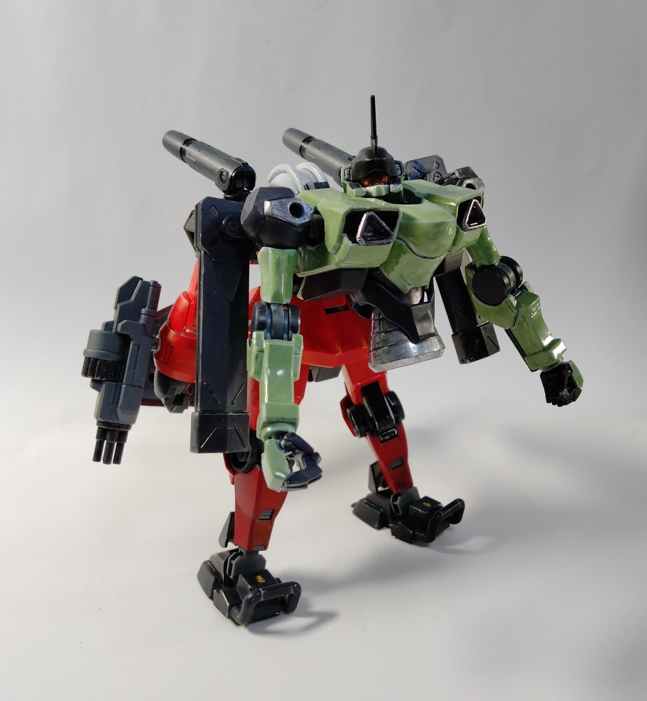 ザウォート君には悪いと思いつつ（笑）下半身の代わりに大型スラスターを装備して機動力を底上げしてます。当然ザウォートにもコクピットがあるので後方警戒も問題なし