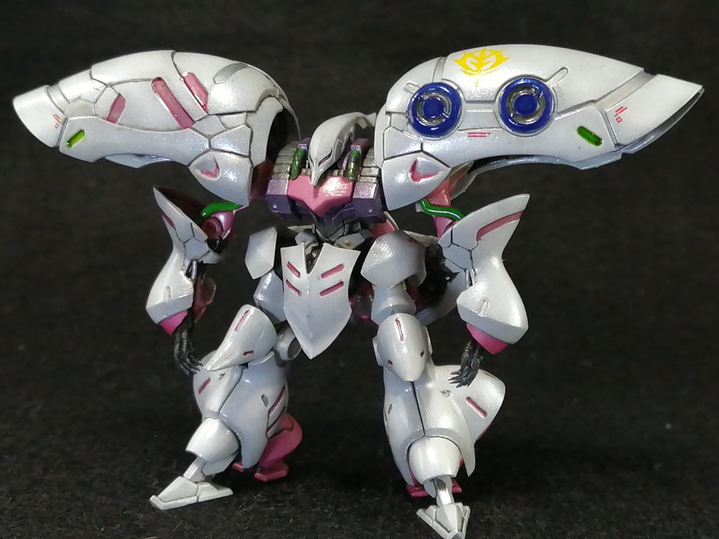 背中から、リアスカートに伸びるアームは折れるし、ビームアックス?は一本曲がるし、最後の墨入れでは塗料で筋彫りが埋まってしまったので、塗装後に筋彫りのし直しもしました・・・orz