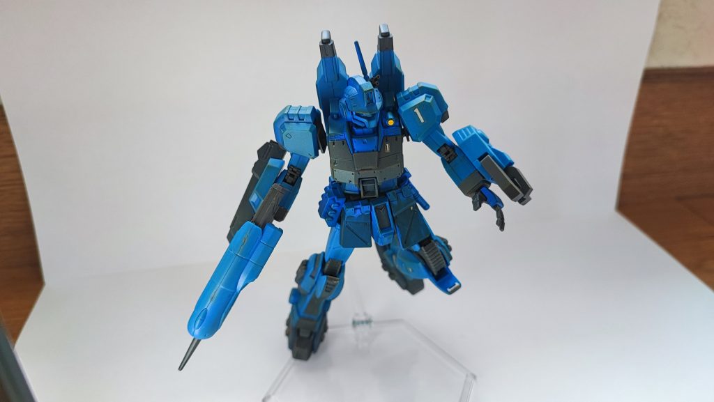 武装は水中型ガンダムのものを流用。