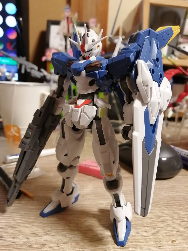 素組状態ここから股関節の組み換え、肩のジョイントを通常のエアリアルに変更、胴体の延長をしました