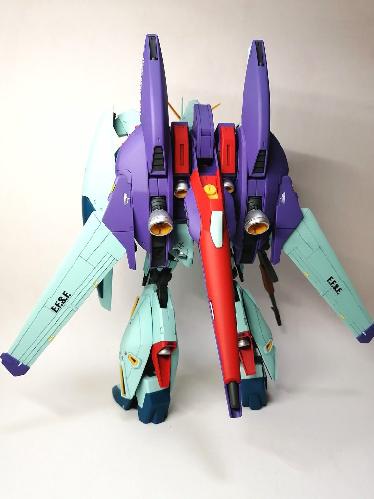 ほぼそのまま組んでもかっこいいですね、リ・ガズィ・カスタム😄次回はもう少し改修して、いじろうと思います。