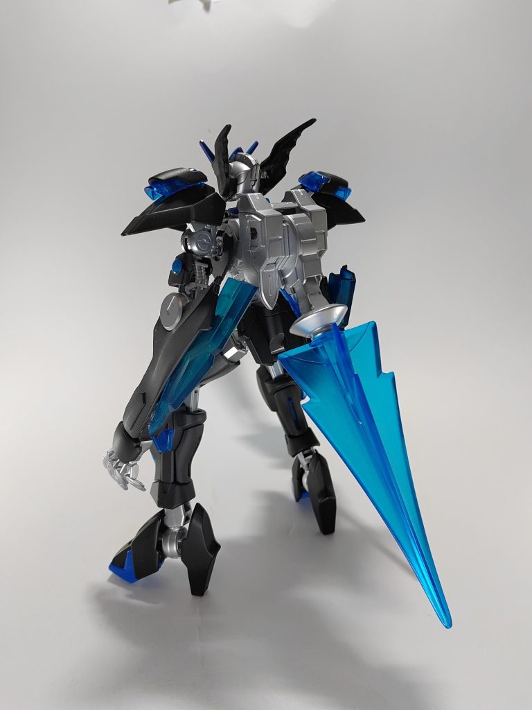 巨大な光槌を手に無差別に戦場の兵士達に襲いかかるその姿は歴戦の兵士達をも震え上がらせたという。