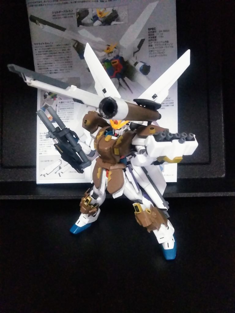 勿論、サテライトキャノンも(マイクロウェーブ受信時は胸部装甲がはね上がるという脳内設定)