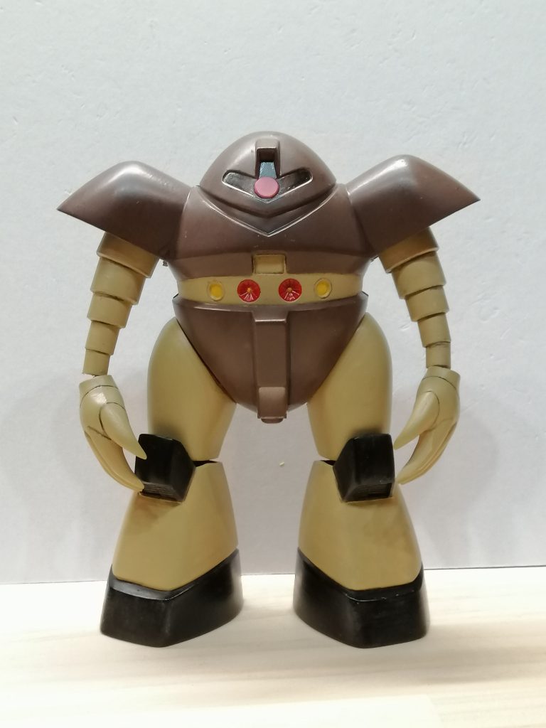 腕の付け根を5mm下に移動、腕延長、手首ボールジョイント、もも延長をしています。