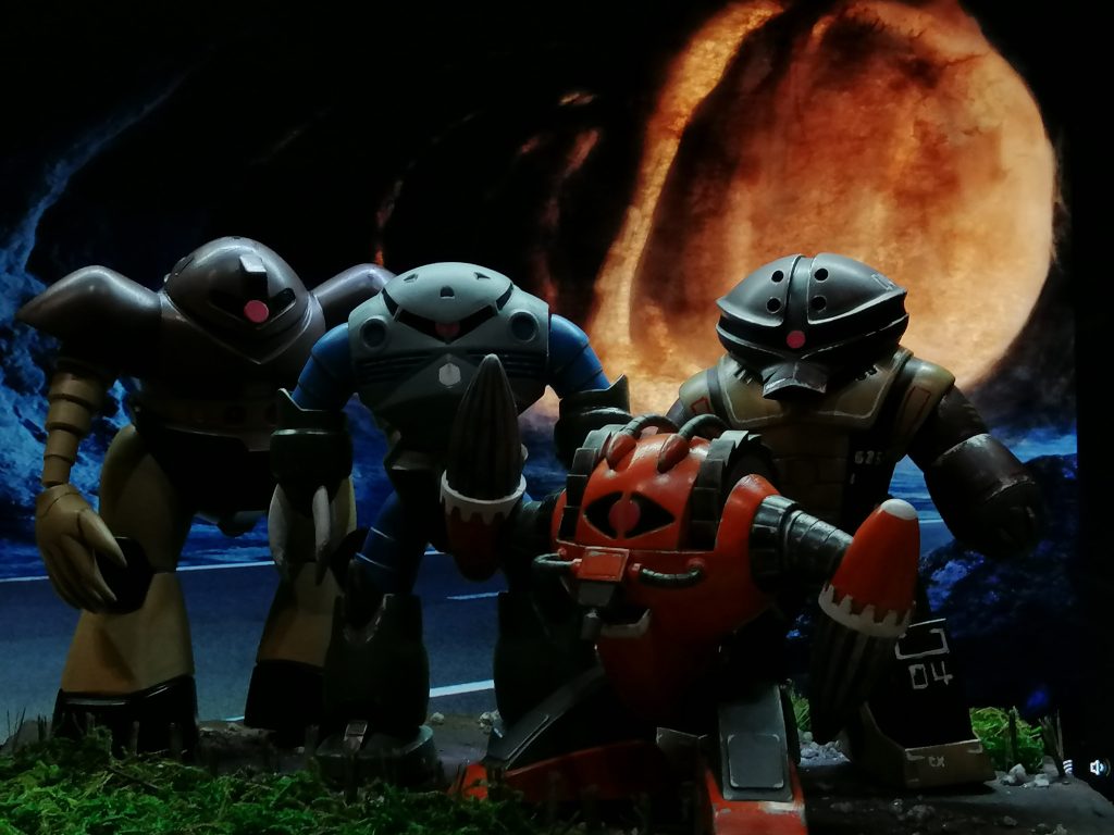 旧キット水泳部が4体になりました＾＾アッグ「よっしゃ4人でジャブローに殴り込みかけるでー」3人「まじっすか」