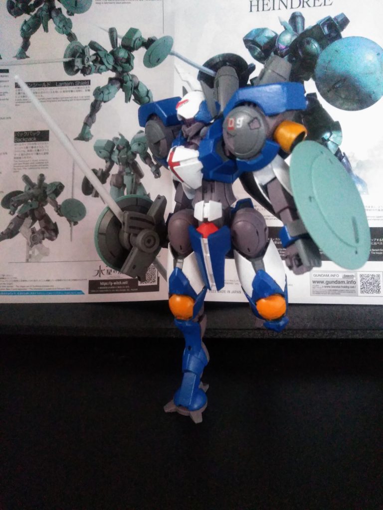 この子は以前の『ザウォート』の発売告知の時に存在を知っていましたが、さほど食指は動きませんでした。何故なら、第一印象が有名小説『宇宙戦争』の侵略ロボと自分には見えていましたので。(頭ダイジョウブか?オレ。)