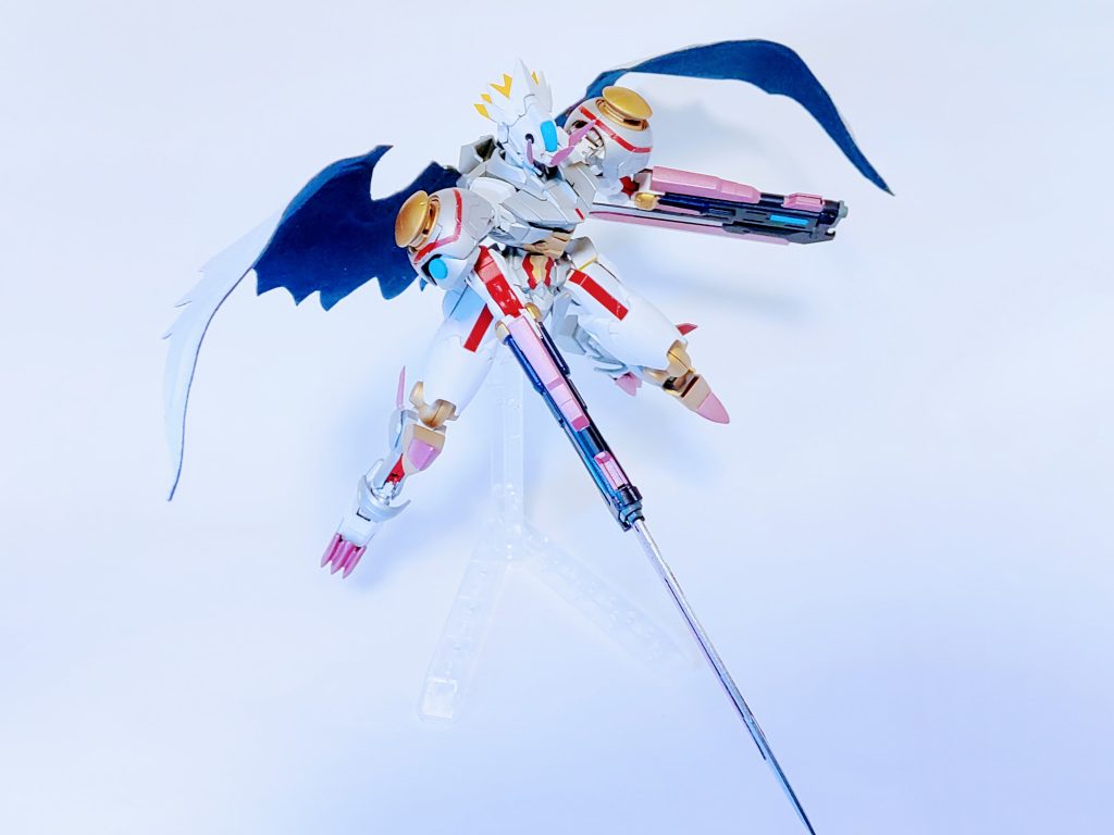 追撃するように、刀身に込めた星光の斬撃を飛ばし、合体した光弾と斬撃を敵に炸裂させる『ブレイクエーサー』は、遠く離れたエリアからは白き閃光が流星のように見えるという。