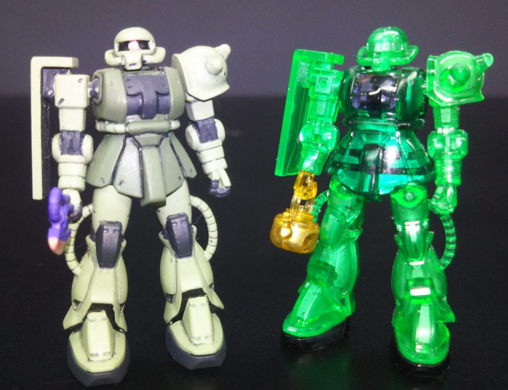 ザクは全面塗装しています。顔のパーティングライン消しが微妙に大変だった…クリアの方は後に出たヤカンを持っているバージョンの物です。内側を銀塗りしています。