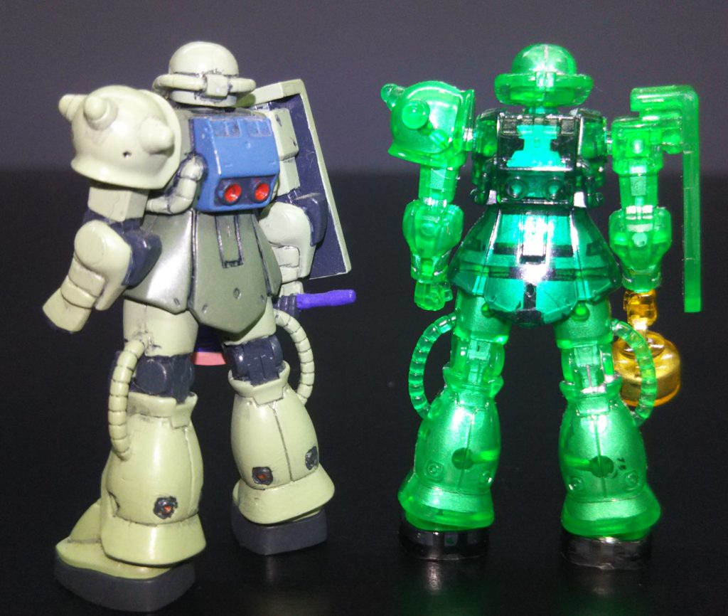 写真では見えなくなってますが、シールドにジオンマーク貼っています。一番初めの画像で確認出来ます。シャアザクも存在しますが、自分は未入手です、あとズゴック。