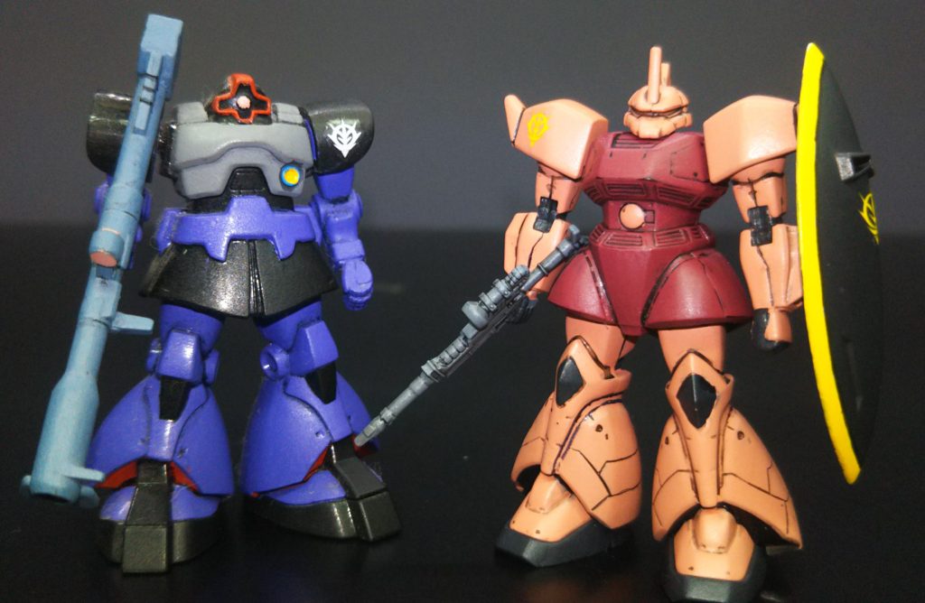 ドム、ゲルググも全塗装しています。ドムはとにかく塗装が大変だった記憶しかない…(^^;)ゲルググのモノアイは諦めましたｗジャイアントバズの持ち手が折れやすいので注意が必要です。