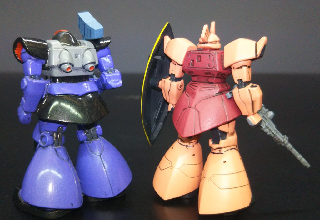 ゲルググはビームナギナタと選択式。