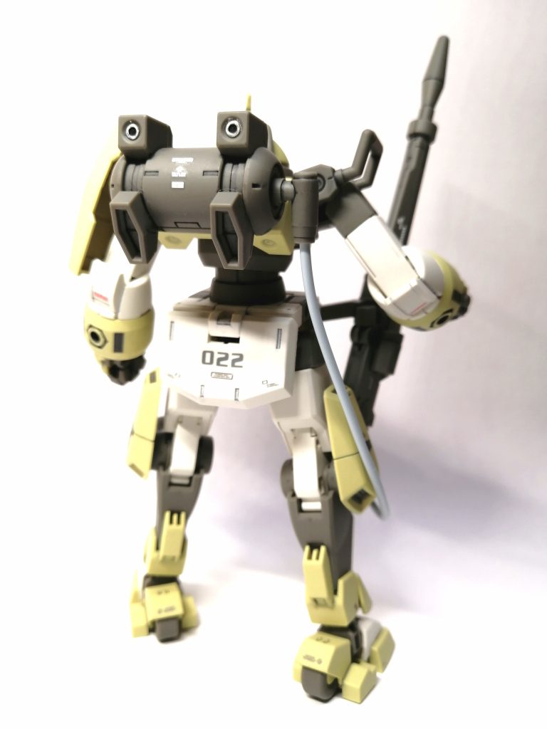 丸凹モールド等をシャインシルバーで塗装し、少し金属感を出しました。