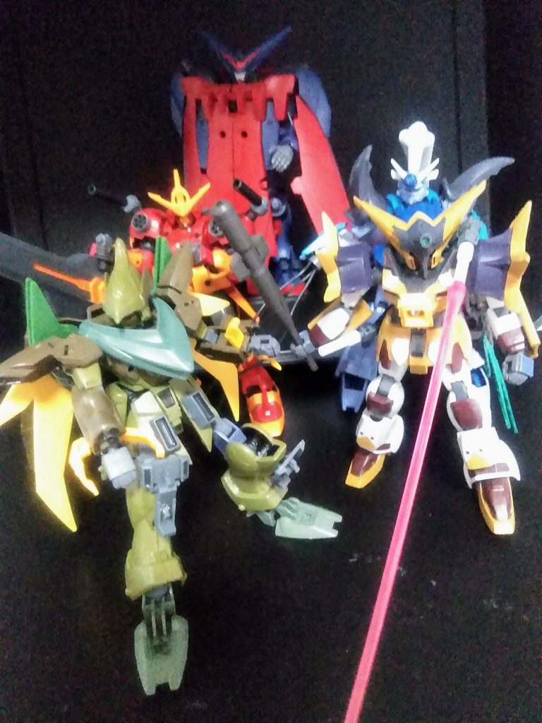 「どうだぁ~ドモン。お前にコヤツらが倒せ…」その時! 「フハハハハハっ!笑わせてくれるな、マスター アジアっ!!」「アニキっ!ダイジョブかい。」「ヘイ!ジャパニーズ、しっかりしろいっ!」「全く。世話がやけますね。」「お前の力はこんなものじゃないだろう?」 バトラー「大ピンチのドモン・カッシュの元に集う、五つの声!その正体は一体!?」「次回、機動武闘伝 Gガンダム!《あらわれたっ!!コレジャナイッ!!!新生シャッフル同盟》にガンダムッファイッ!レディ~ゴォッ!!」