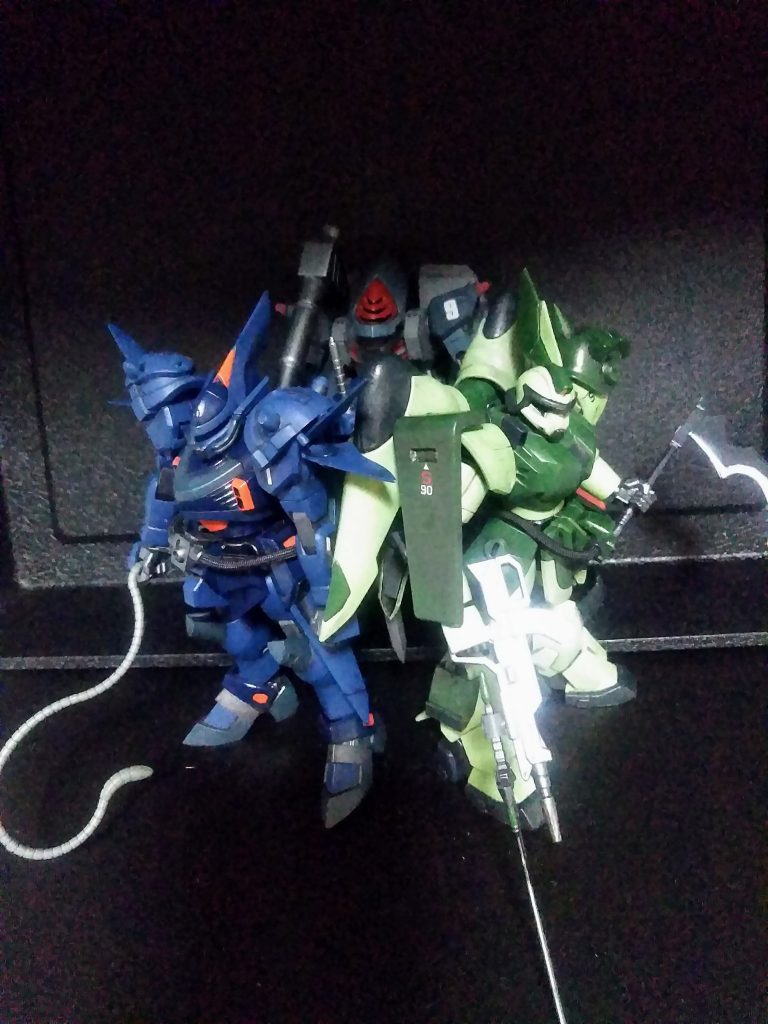 全く何を作ってんだか？『黒歴史』三人衆でした。