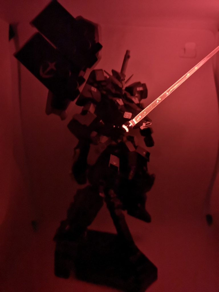 ビームサーベルです。LED搭載で赤く光ります。大型で大出力のサーベルです。さながらビーム長巻です。