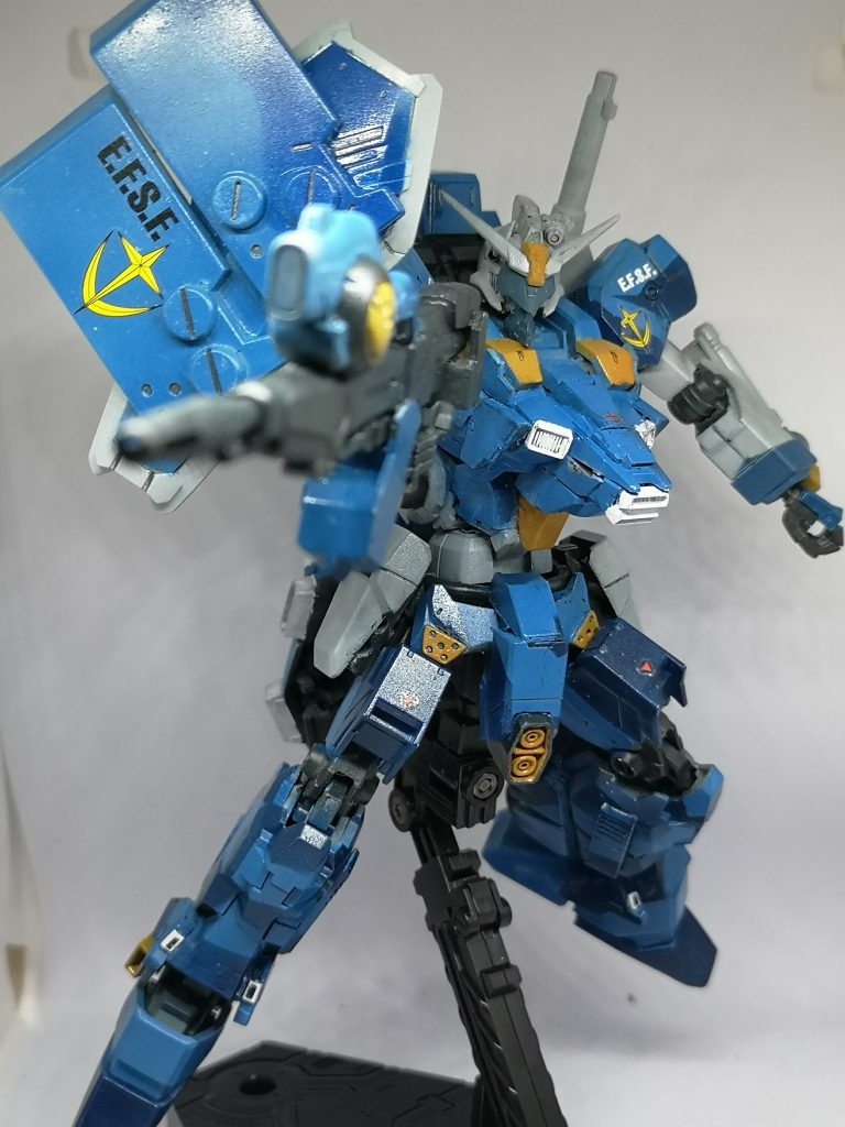 そんな感じでデカイ、青い、光るガンダムタイプの完成です。