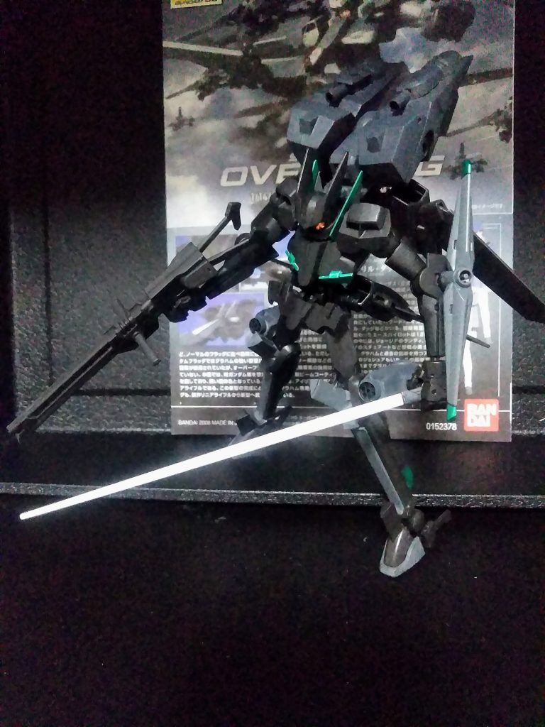 この子といい、イナクトといい、実際は白兵戦をするんでしょか？偉く立派な『プラズマサーベル(この名称であってる？)』が付属しているんですが。劇中も『グラハムさん』しか使ってなかったような🤔(サージェスさんもだっけ？)