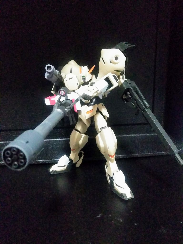 なのでいつも通り、武装盛り盛りにして妄想で活躍させる定番のパターンと相成ります。