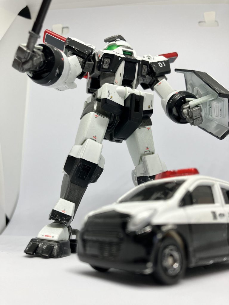 息子のトミカと一緒に。まあなんかそれっぽく見えるかな。