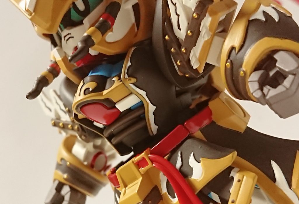 基本水性塗料ファレホでの筆塗りで、黒を使わずチョコレートらしく茶系で混色してます。赤はオシャレな光沢のあるチョコレートっぽくしたくて光沢ラッカー塗料を使用しました。金のカシメはお菓子の飾りっぽくしたかったのでガイアノーツのスターブライトゴールドを使用しました