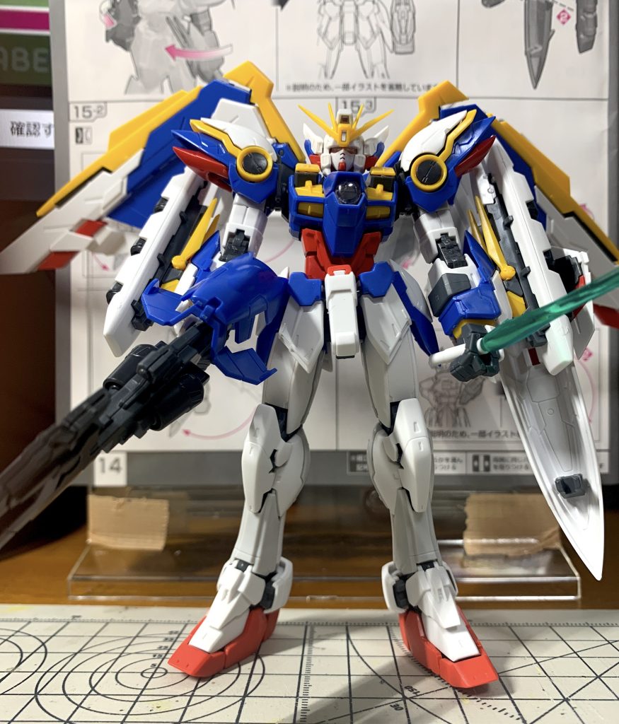 仮組み状態はこんな感じです。カラーリングをここからいろいろ変更した様を見て取っていただけると嬉しいです。