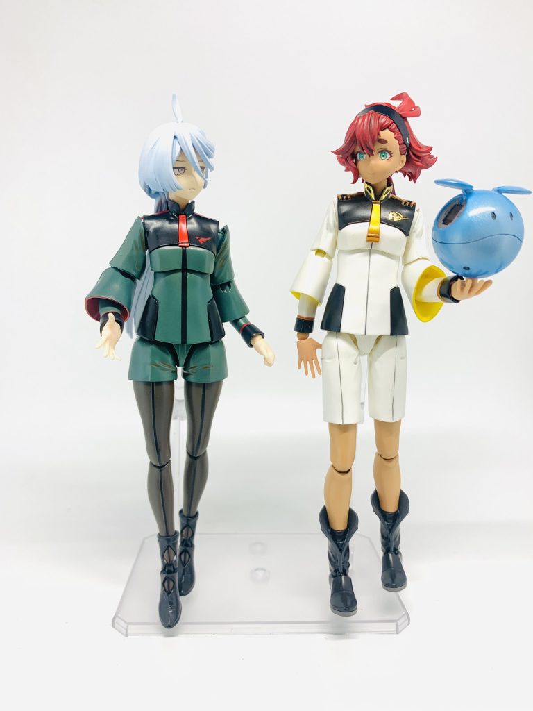 学校ではこんなふうに二人で散歩したりしてるのかなー、なんて思いつつ。ミオリネ「スレッタ、ちゃんとトマトに水あげた？」スレッタ「もちろんです！」