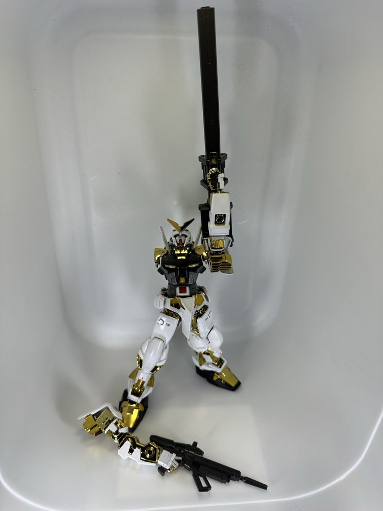 ラストシューティングではなく、脱出時をイメージ。確か回収時に右腕が破損していて、そしてデュエルのバズーカ落ちてたから拾って使ったんだよね。ちなみに右腕は後々、破損したレッドフレームに移植されて使われたんだよね。