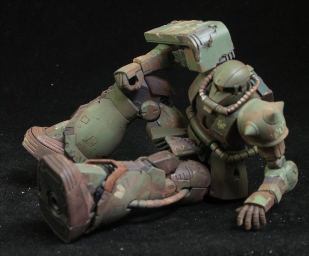 『鉄の腕は萎え鉄の脚は力を失い埋もれた砲は2度と火を噴く事はない鉄の戦士は死んだのだ狼も死んだ　獅子も死んだ心に牙を持つ者は全て逝ってしまった』