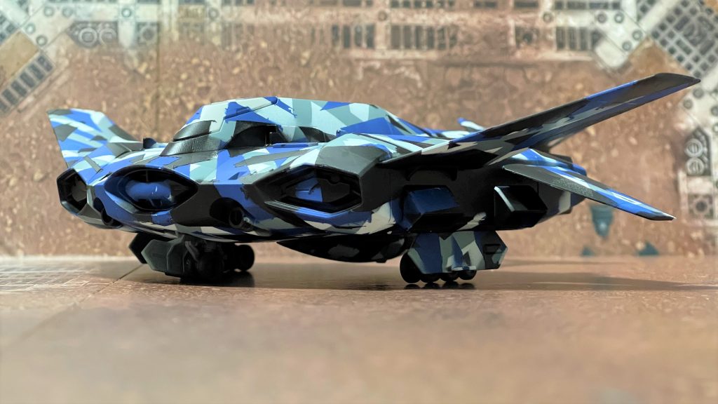 ( 。 ̄v ̄。)ノ 着陸時の視点からみても、輪郭は判っても細かな形状やモールドが分かりづらいと思います。